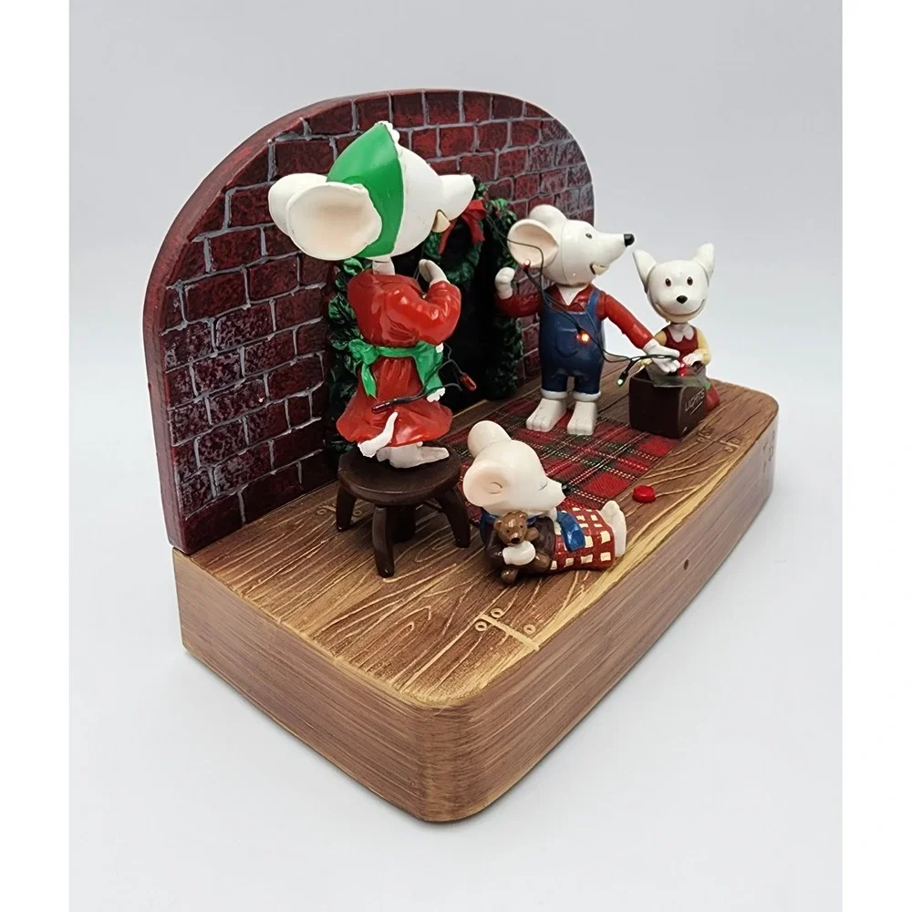Gemmy Christmas Mice Plays Music/‎ Lights up Animation not working